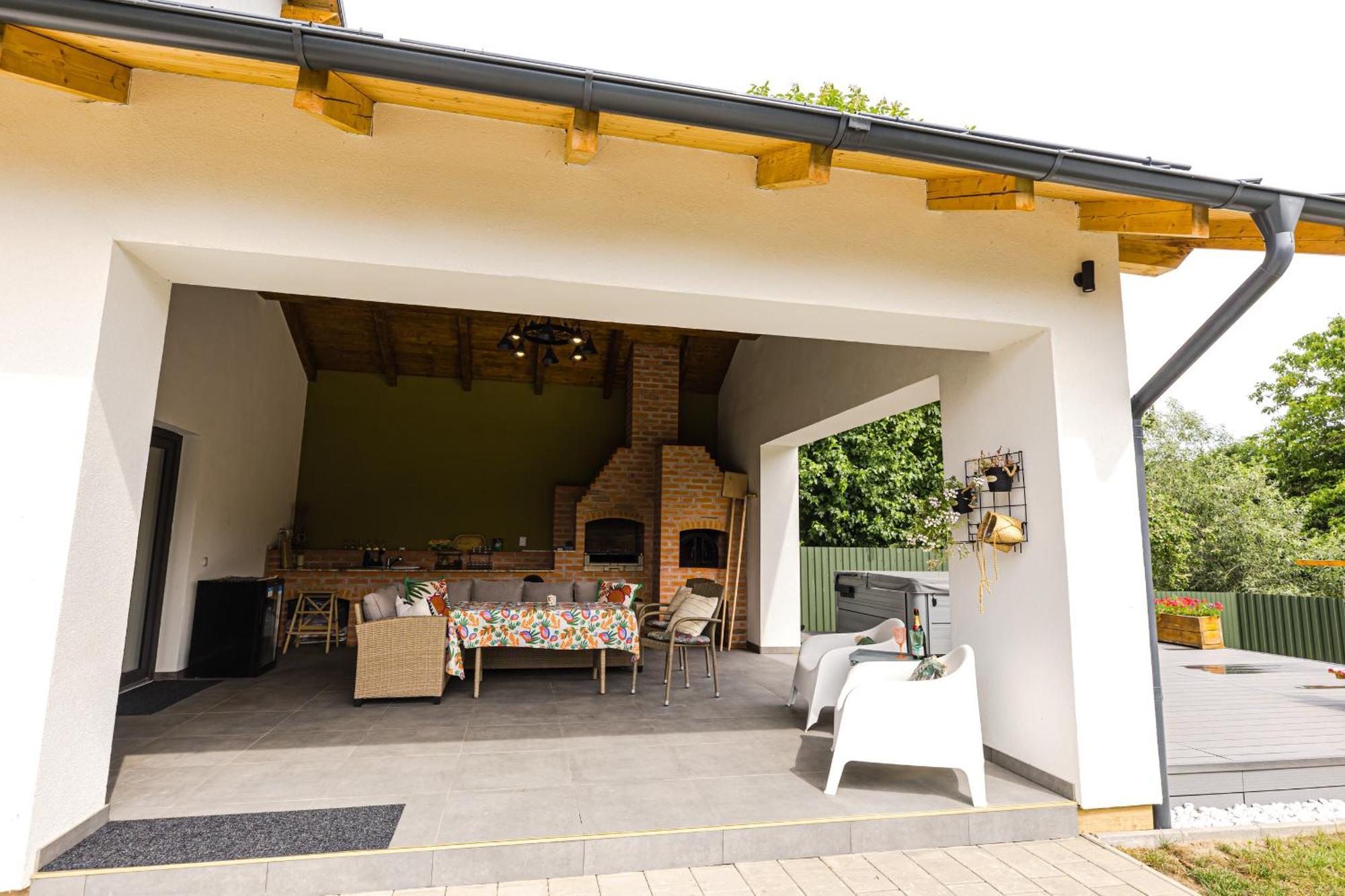 Ioanaguesthouse Turda Exterior foto