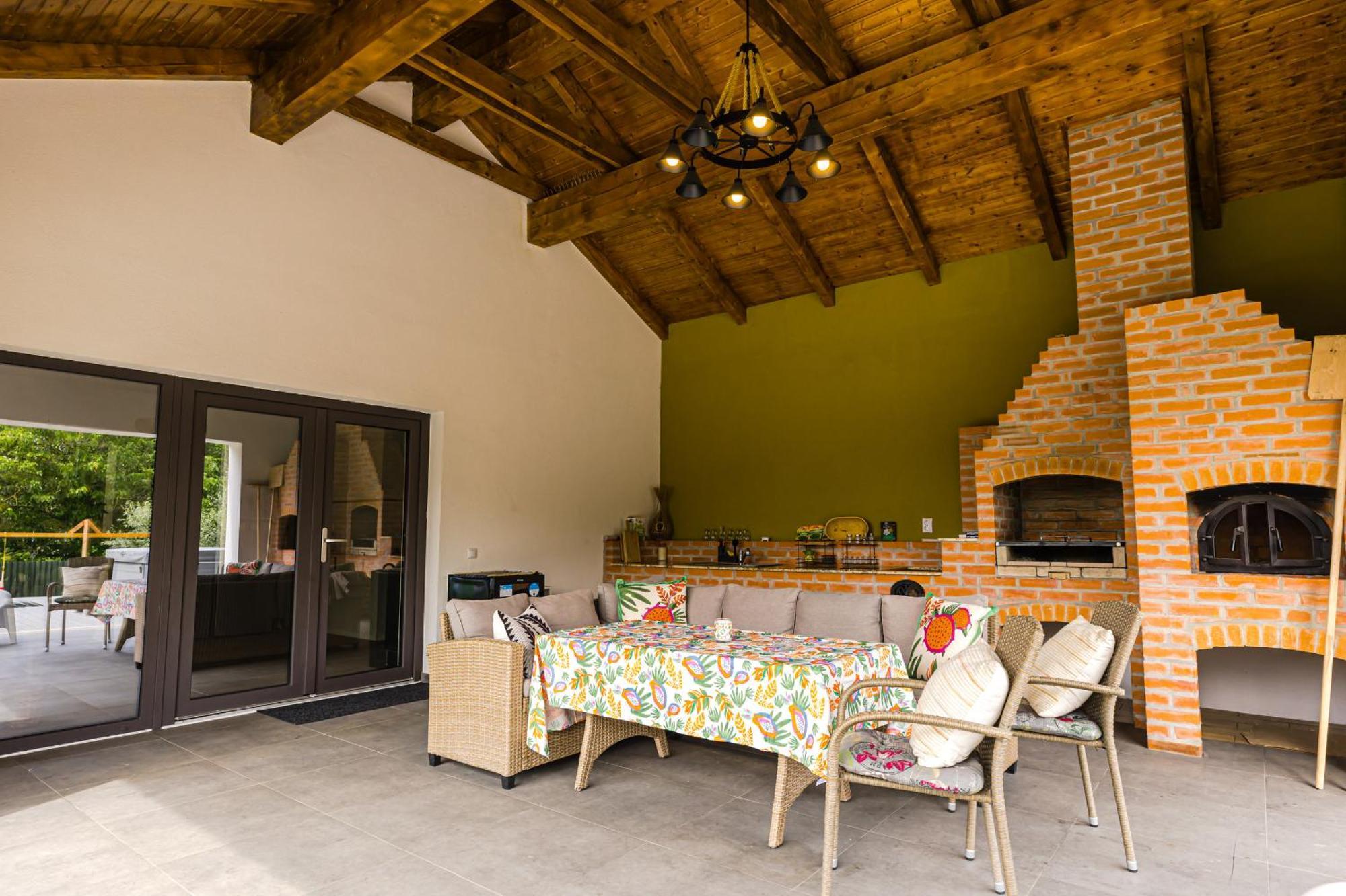 Ioanaguesthouse Turda Exterior foto